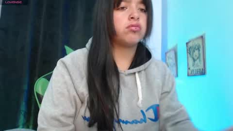 Snapshot of queen_salomme chatting on October 13, 2025, 11:43 am queen_salomme online show from October 13, 2025, 11:43 am