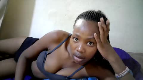 queen_slender online show from June 14, 2026, 2:30 pm