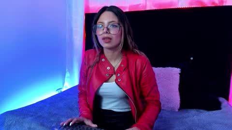 Valentina online show from September 17, 2025, 10:33 pm