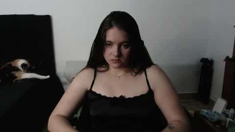 Queen Val online show from April 20, 2026, 12:02 am