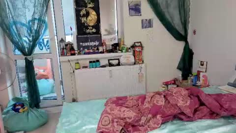 queen_x_joker online show from June 13, 2026, 1:20 pm