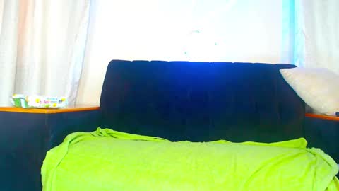 queen_zoe01 online show from December 14, 2025, 9:14 am