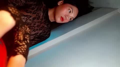 Snapshot of queena10 chatting on March 10, 2025, 7:42 am CALL ME YOUR QUEEN AIVY1 online show from March 10, 2025, 7:42 am