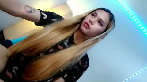 Snapshot of queena10 chatting on September 26, 2025, 10:47 pm CALL ME YOUR QUEEN AIVY1 online show from September 26, 2025, 10:47 pm