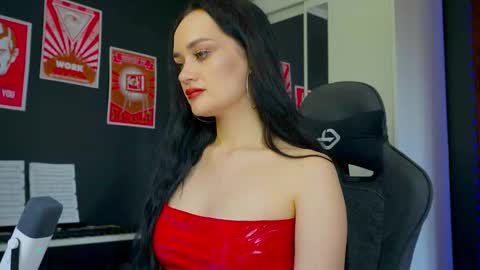 Snapshot of queenaliss chatting on September 26, 2025, 5:33 am Your world and the universe Aliss online show from September 26, 2025, 5:33 am