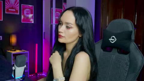 Snapshot of queenaliss chatting on October 26, 2025, 11:16 am Your world and the universe Aliss online show from October 26, 2025, 11:16 am