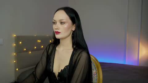 Snapshot of queenaliss chatting on July 5, 2026, 1:18 pm Your world and the universe Aliss online show from July 5, 2026, 1:18 pm