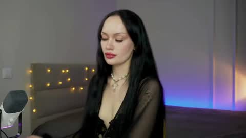 Snapshot of queenaliss chatting on July 7, 2026, 6:16 am Your world and the universe Aliss online show from July 7, 2026, 6:16 am