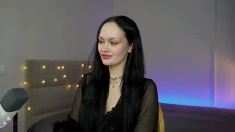 Snapshot of queenaliss chatting on July 7, 2026, 6:47 am Your world and the universe Aliss online show from July 7, 2026, 6:47 am