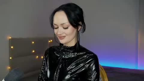 Snapshot of queenaliss chatting on August 10, 2026, 5:44 am Your world and the universe Aliss online show from August 10, 2026, 5:44 am