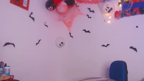 Snapshot of queenalya_ chatting on October 26, 2025, 1:22 am Ahlya  online show from October 26, 2025, 1:22 am