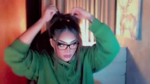 Snapshot of queenarthalia chatting on February 12, 2026, 12:27 am ARTHA online show from February 12, 2026, 12:27 am