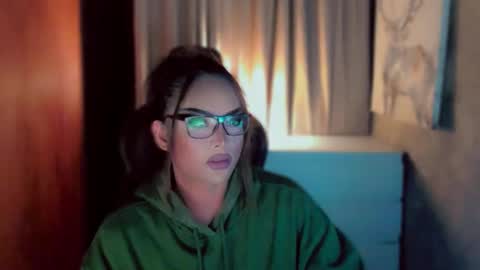 Snapshot of queenarthalia chatting on February 22, 2026, 3:51 am ARTHA online show from February 22, 2026, 3:51 am