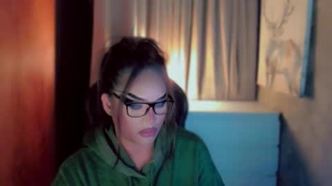 Snapshot of queenarthalia chatting on March 5, 2026, 12:17 am ARTHA online show from March 5, 2026, 12:17 am