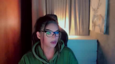 Snapshot of queenarthalia chatting on March 6, 2026, 3:03 am ARTHA online show from March 6, 2026, 3:03 am