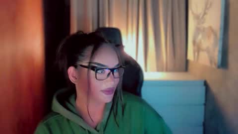 Snapshot of queenarthalia chatting on March 13, 2026, 5:36 am ARTHA online show from March 13, 2026, 5:36 am