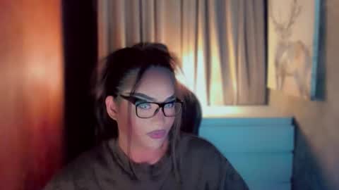 Snapshot of queenarthalia chatting on March 15, 2026, 6:19 am ARTHA online show from March 15, 2026, 6:19 am