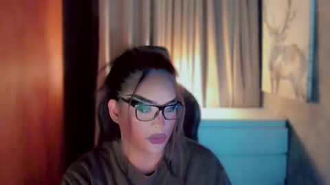 Snapshot of queenarthalia chatting on March 22, 2026, 7:01 am ARTHA online show from March 22, 2026, 7:01 am