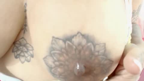 Queenbusty1 online show from March 22, 2026, 1:42 am