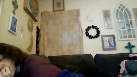 queencrimsonlvx online show from June 13, 2026, 7:12 pm