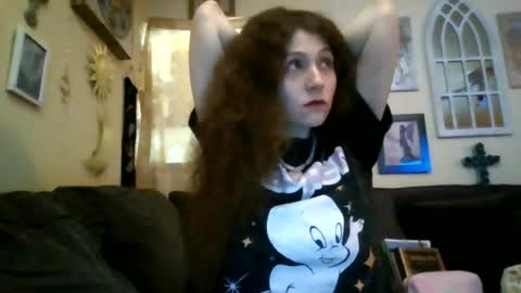 queencrimsonlvx online show from July 12, 2026, 6:48 am