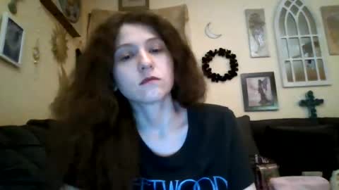 queencrimsonlvx online show from July 31, 2026, 10:36 am