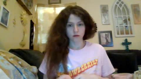 queencrimsonlvx online show from August 2, 2026, 11:30 am