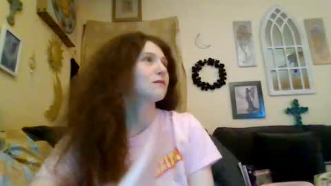 queencrimsonlvx online show from August 3, 2026, 10:32 am