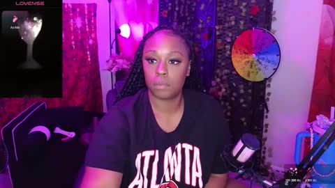 Snapshot of queencroze chatting on November 9, 2025, 2:48 pm Queen Cherise Roze online show from November 9, 2025, 2:48 pm