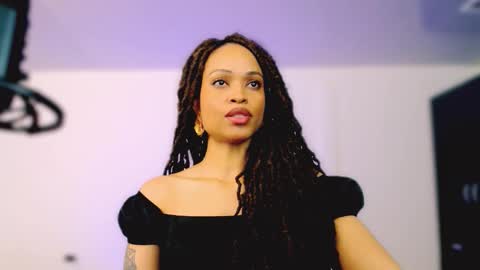 Snapshot of queendom_ing chatting on September 19, 2025, 12:23 am Sweet Goddess online show from September 19, 2025, 12:23 am