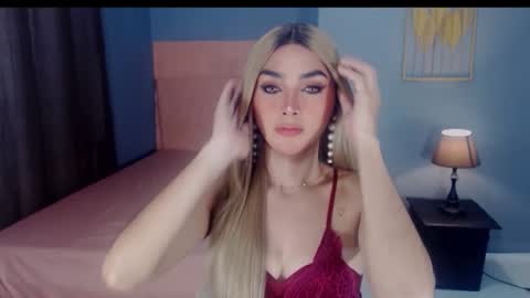 queenemeraldts online show from September 23, 2025, 2:03 am