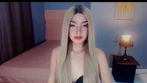 queenemeraldts online show from September 25, 2025, 1:31 am