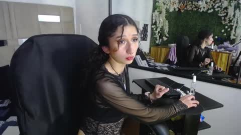 QUEENJEENN online show from January 4, 2025, 6:51 pm