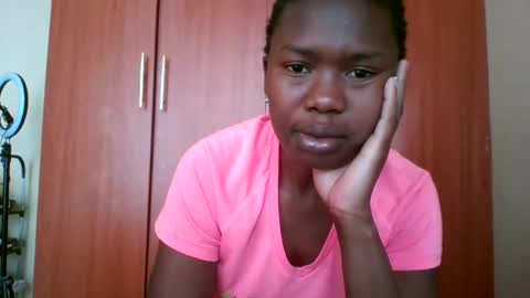 queenleona61 online show from July 2, 2026, 9:26 am