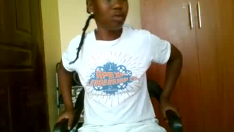 queenleona61 online show from July 3, 2026, 7:48 am