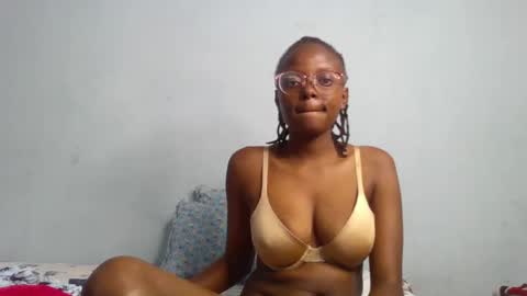 Snapshot of queenmerliz331240 chatting on February 14, 2025, 7:07 am queenmerliz331240 online show from February 14, 2025, 7:07 am
