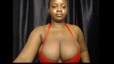 Snapshot of queenofalltest chatting on February 9, 2026, 8:35 pm Zoey online show from February 9, 2026, 8:35 pm