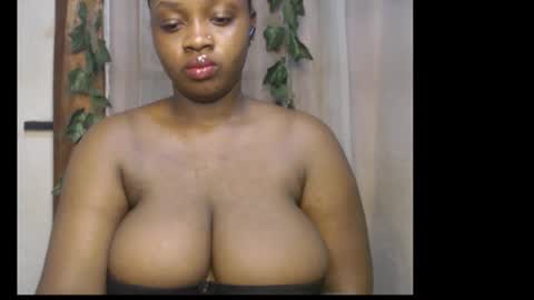 Snapshot of queenofalltest chatting on March 3, 2026, 7:25 am Zoey online show from March 3, 2026, 7:25 am