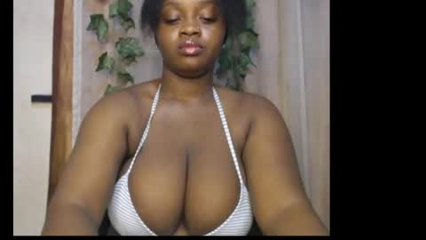 Snapshot of queenofalltest chatting on March 13, 2026, 7:59 am Zoey online show from March 13, 2026, 7:59 am