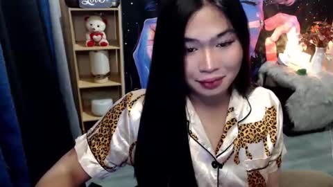 Snapshot of queenofcum169xx chatting on November 20, 2025, 3:45 pm Mikka online show from November 20, 2025, 3:45 pm
