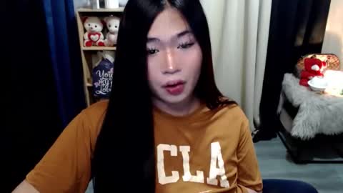 Snapshot of queenofcum169xx chatting on November 25, 2025, 6:52 pm Mikka online show from November 25, 2025, 6:52 pm