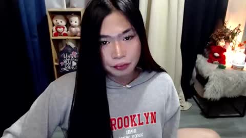 Snapshot of queenofcum169xx chatting on November 27, 2025, 5:26 pm Mikka online show from November 27, 2025, 5:26 pm