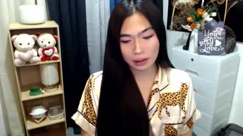 Mikka online show from April 19, 2026, 6:32 pm