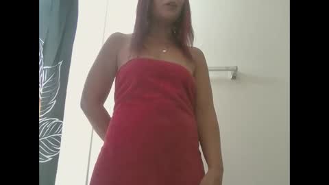 queenofmen69 online show from May 27, 2026, 3:20 pm