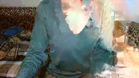 Snapshot of queenoftenderness chatting on December 7, 2024, 11:29 am queenoftenderness online show from December 7, 2024, 11:29 am