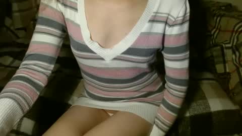 Snapshot of queenoftenderness chatting on December 15, 2024, 10:47 pm queenoftenderness online show from December 15, 2024, 10:47 pm