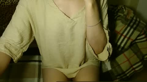 Snapshot of queenoftenderness chatting on December 22, 2024, 10:04 pm queenoftenderness online show from December 22, 2024, 10:04 pm