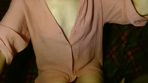 Snapshot of queenoftenderness chatting on December 24, 2024, 8:49 pm queenoftenderness online show from December 24, 2024, 8:49 pm