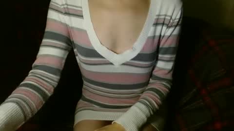 Snapshot of queenoftenderness chatting on January 1, 2025, 8:04 pm queenoftenderness online show from January 1, 2025, 8:04 pm