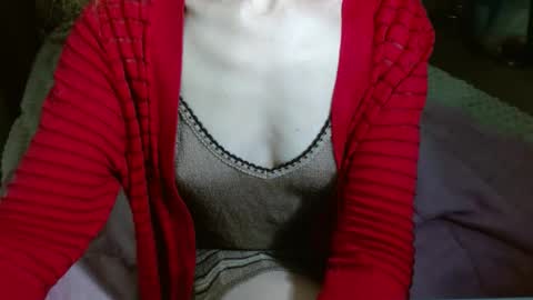 Snapshot of queenoftenderness chatting on January 12, 2025, 7:31 pm queenoftenderness online show from January 12, 2025, 7:31 pm